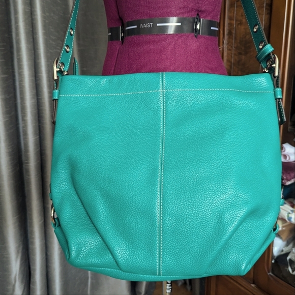 Leather Coach Crossbody Bag, F15064, EUC - Picture 3 of 7